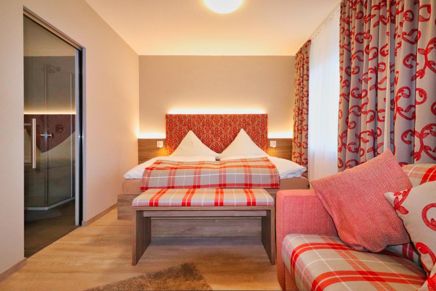 Hotel Maurer Saarwellingen Экстерьер фото